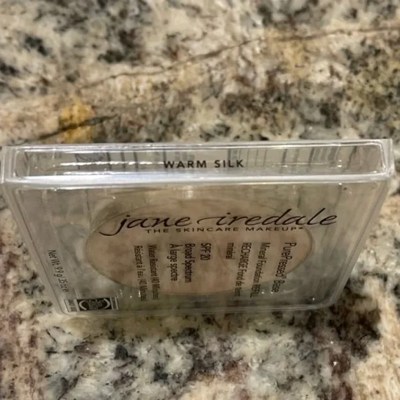Jane Iredale Warm Silk PurePressed Base - Picture 2 of 3